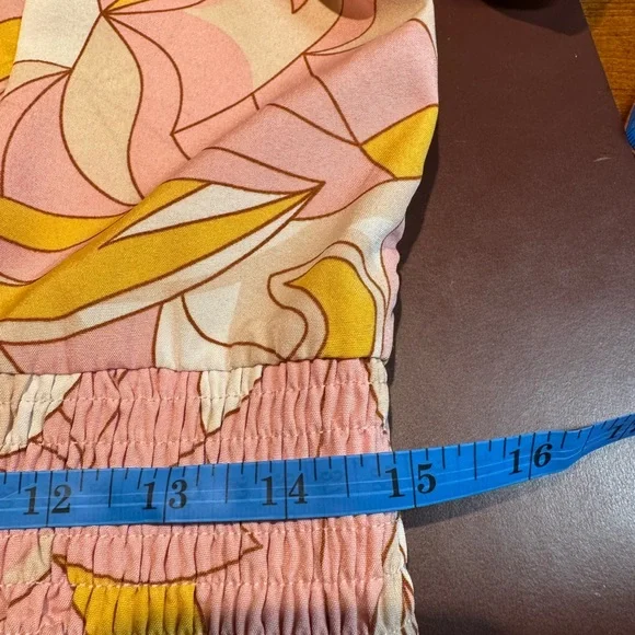 Milk and Honey Short Sleeve V Neck Blouse - Picture 5 of 7